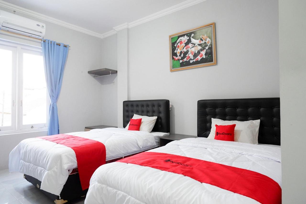 מלון Reddoorz Near Jalan Adi Sucipto Solo מראה חיצוני תמונה