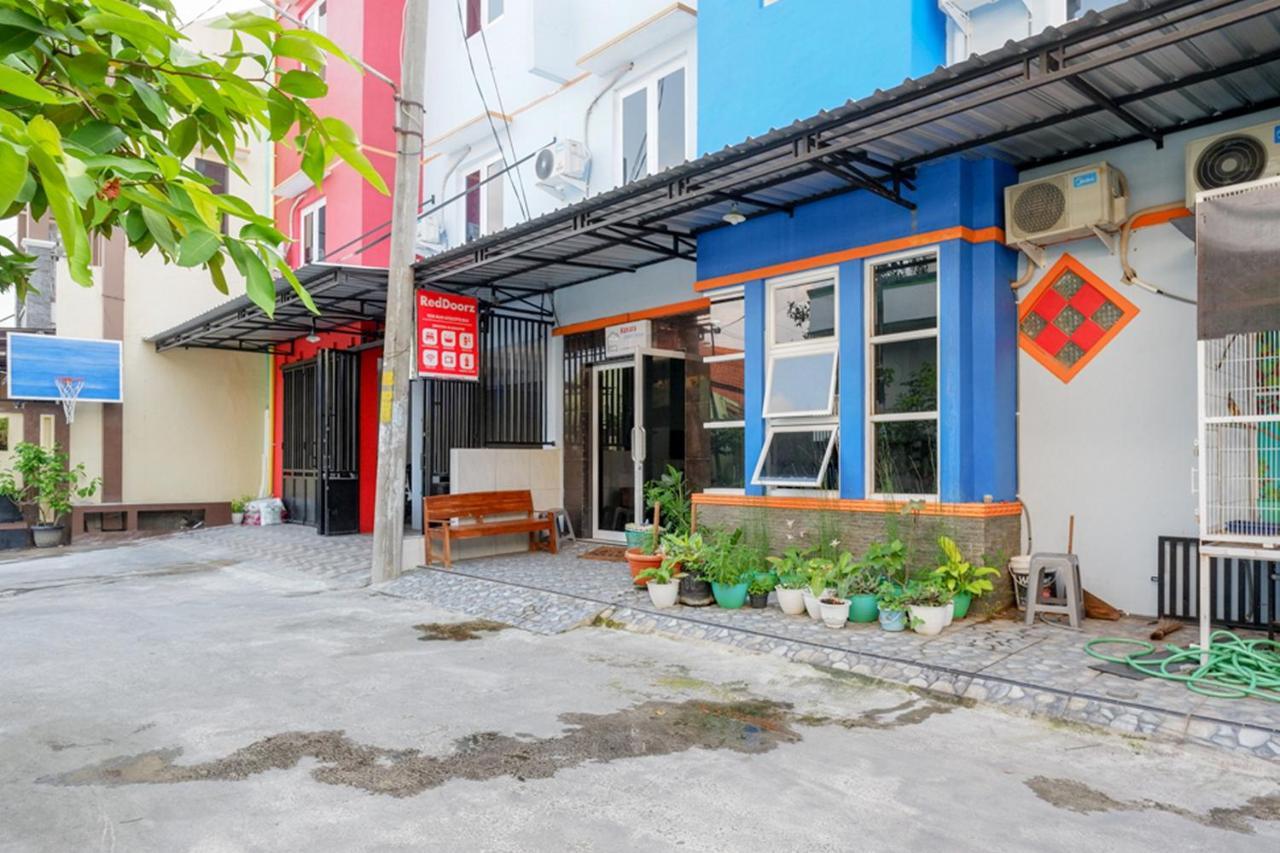 מלון Reddoorz Near Jalan Adi Sucipto Solo מראה חיצוני תמונה