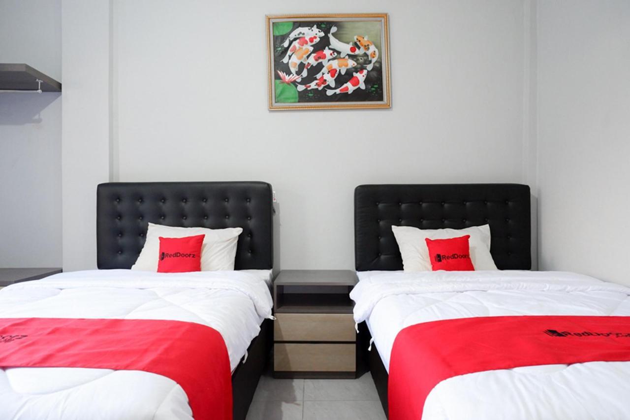 מלון Reddoorz Near Jalan Adi Sucipto Solo מראה חיצוני תמונה