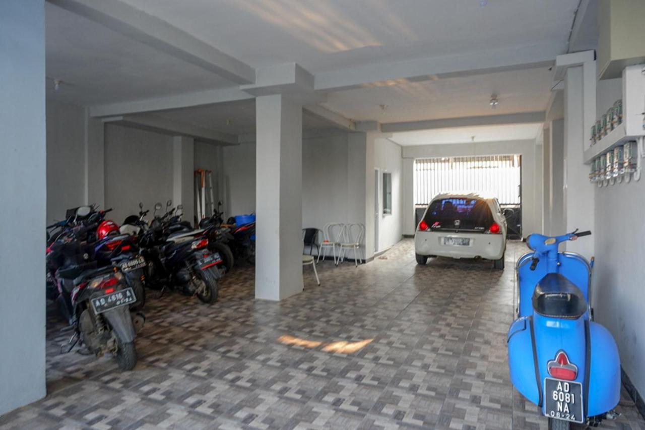 מלון Reddoorz Near Jalan Adi Sucipto Solo מראה חיצוני תמונה