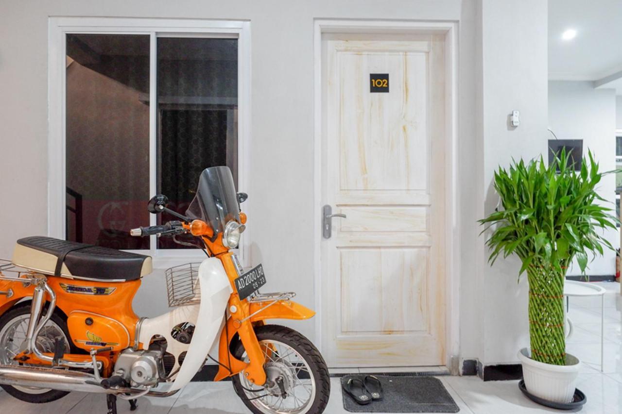 מלון Reddoorz Near Jalan Adi Sucipto Solo מראה חיצוני תמונה