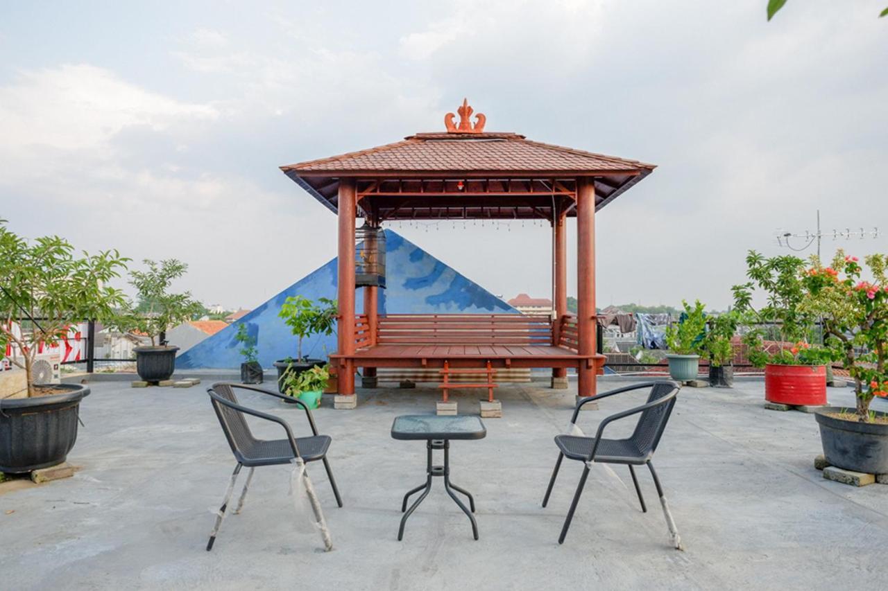מלון Reddoorz Near Jalan Adi Sucipto Solo מראה חיצוני תמונה