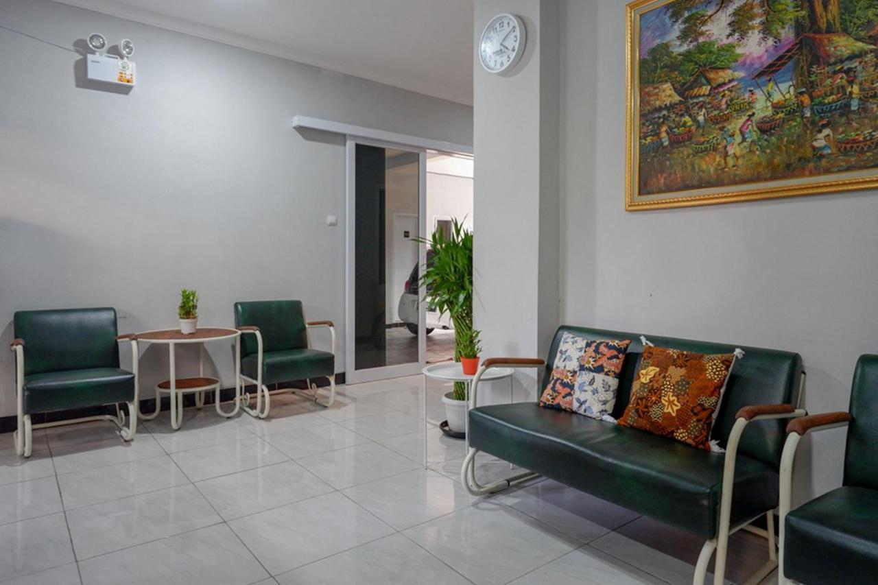 מלון Reddoorz Near Jalan Adi Sucipto Solo מראה חיצוני תמונה